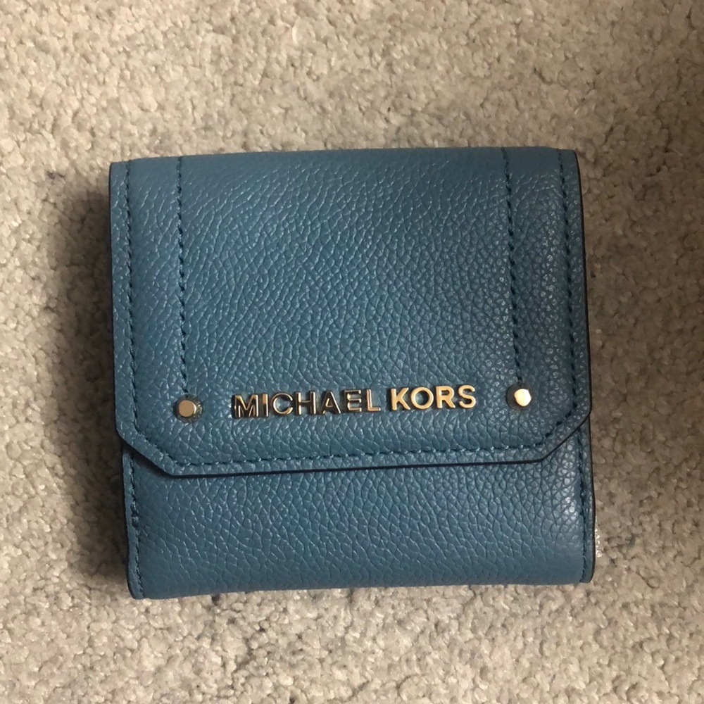 MK Trifold Coin Case